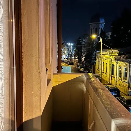 Flat In Near Old Town *