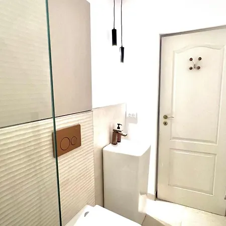 Apartment Flat In Near Old Town