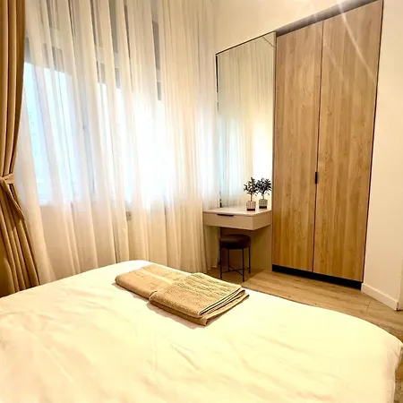 Apartment Flat In Near Old Town *