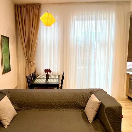 Apartment Flat In Near Old Town Bucharest