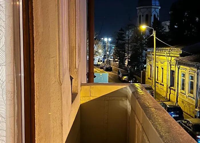 Flat In Near Old Town *